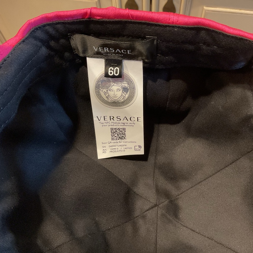 VERSACE CAP - Picture 7 of 9